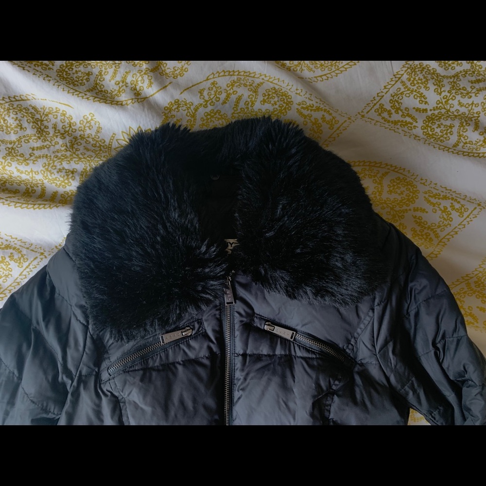 DKNY down + removable faux fur collar Coat - Picture 4 of 7